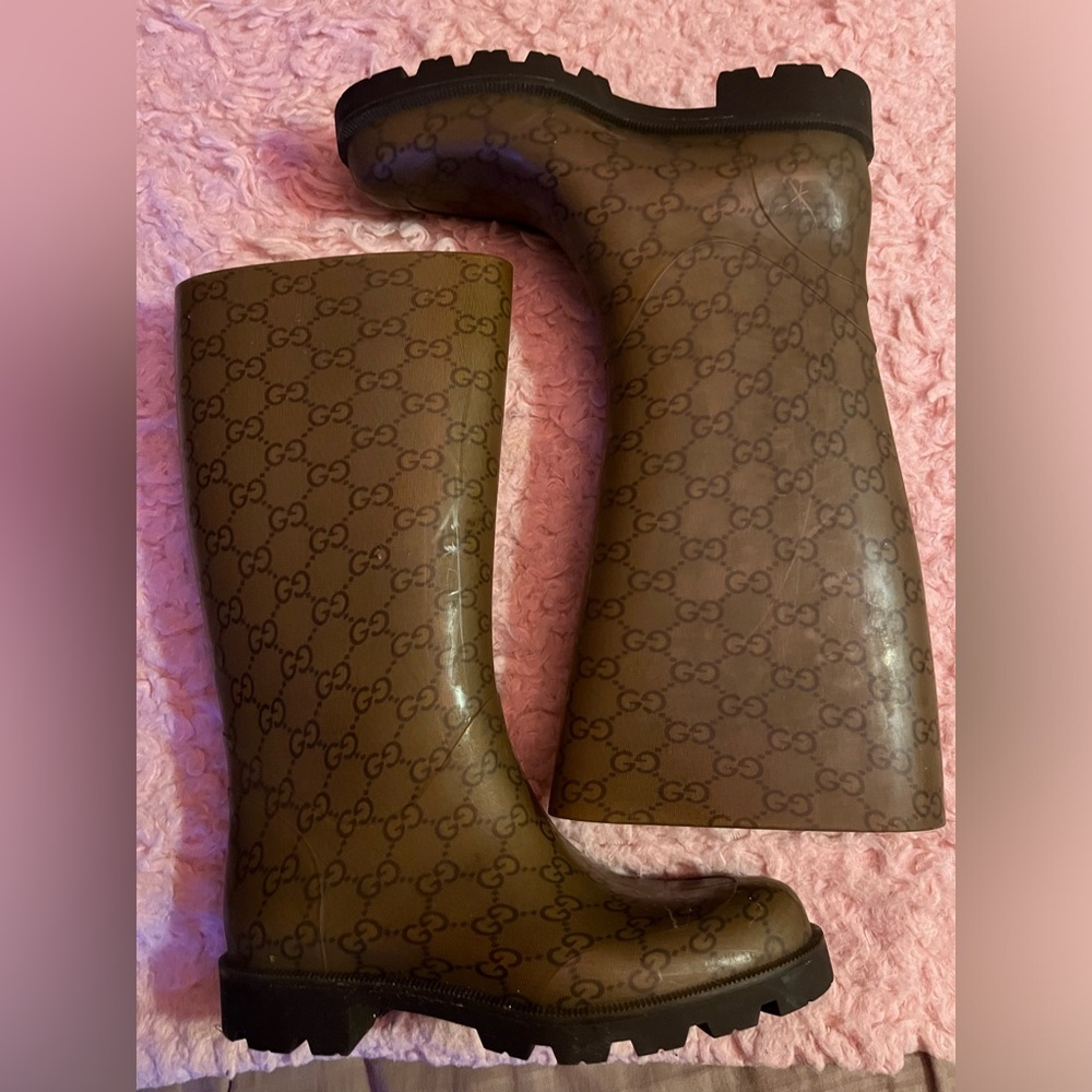 Gucci Tan Monogram Rain Boots